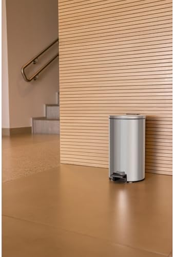Lixeira com Pedal Tramontina Loop em Aço Inox com Acabamento Polido e Balde Interno 5 L