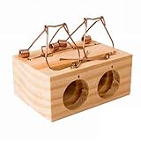 Hecha con madera y acero inoxidable para que pueda soportar cualquier tipo de entorno como sol o lluvia
