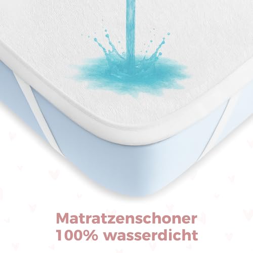 Dreamzie Set 2 Spannbettlaken Kinderwagen + 1 Matratzenschoner Babybett - 100% Baumwolle & Wasserdicht - 50x83 cm Heart