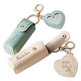 Dimensions : 9 x 3 cm (3,5 x 1,18 pouces). Cet étui en cuir peut contenir un rouge à lèvres, un gloss ou tout autre produit cosmétique. Chaque rouge à lèvres se range à la verticale, vous permettant ainsi de choisir facilement et rapidement votre couleur préférée.