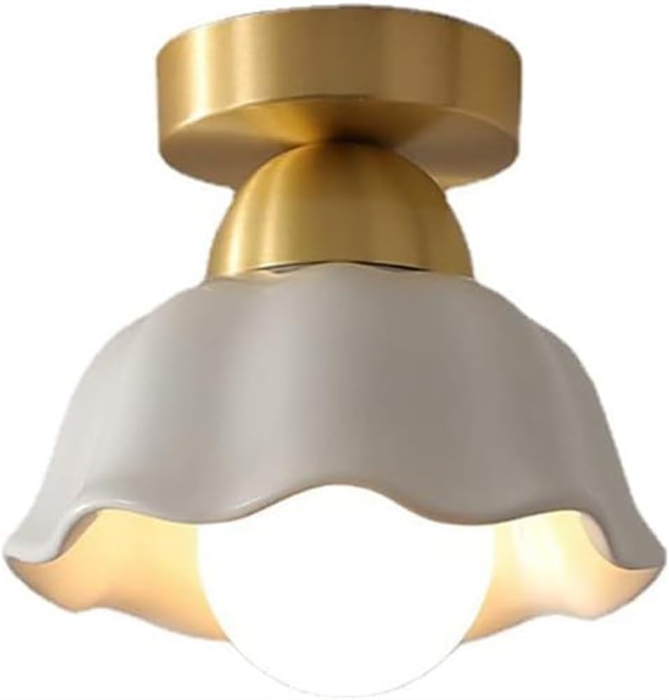 Plafonnier scandinave en cuivre pour illuminer votre entrée ou balcon