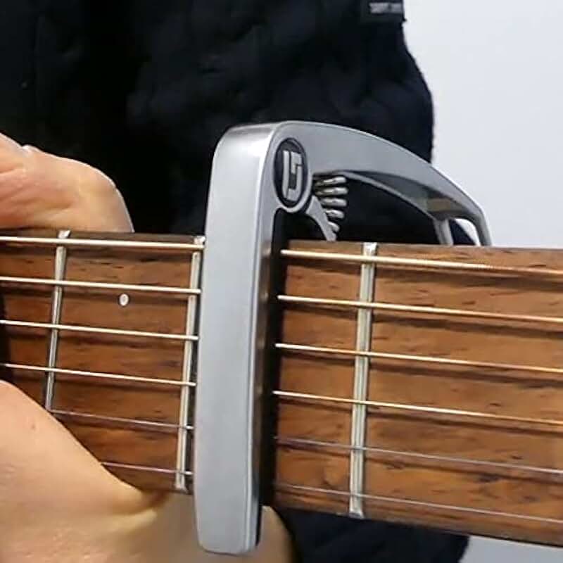 Outil Servant à Gratter Des Cordes De Guitare Amazon.fr : Guitares, basses et équipements : Instruments de musique et