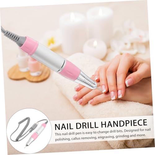 Main pour ponceuse à ongles pour réussir sa manucure maison - 7