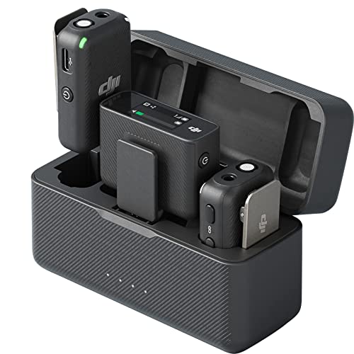 DJI Mic (2 TX + 1 RX + Boîtier recharge) - Compact et Portable micros Lavalier sans Fil à Enregistrement à Double Canal, Transmission à 250 mètres, 15 heures, Système pour Smartphones, caméras