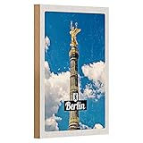 Dieses charmante Holzschild fängt die majestätische Präsenz der Berliner Siegessäule ein. Ein Hauch von Geschichte und Kultur, der Ihre Wände mit urbanem Flair und nostalgischem Charme bereichert. Perfekt für Liebhaber der Hauptstadt und alle, die einen Hauch von Berlin in ihrem Zuhause spüren möchten. Ein zeitloses Stück, das Geschichten von Freiheit und Triumph erzählt.