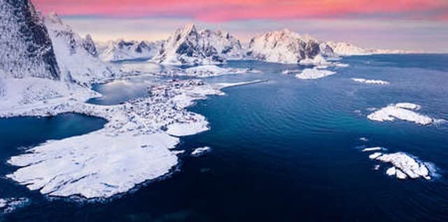 Tableau acrylique 100x50 cm Reine Lofoten pour illuminer un mur sombre