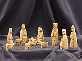 Figura Santa Krippe. Weihnachtskrippe 11-teilig aus Holz geschnitzt. Krippenfiguren aus Bethlehem aus Olivenholz. Höhe der stehenden Figuren Circa 9 cm. Hochwertige Handarbeit.