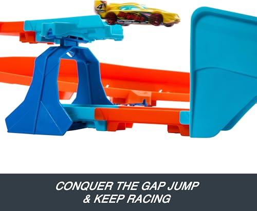 Hot Wheels Toy Car Track Set, Deluxe Building Box with Motorized Booster, 1:64 Scale Vehicle, Speed Snap Track, Boosted Jump Speedway image 3