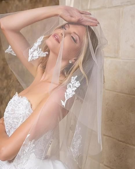 Off Shoulder Lace Applique Wedding Dress for Bride Strapless Mermaid Tulle Bridal Ball Gown with Detachable Train