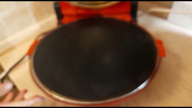 Sirge Forno per PIZZA 1200 W, 400 gradi, pietra refrattaria in cordierite  smaltata antigraffio 30cm, accessori in dotazione, Timer 15 min, Rossa :  Amazon.it: Casa e cucina