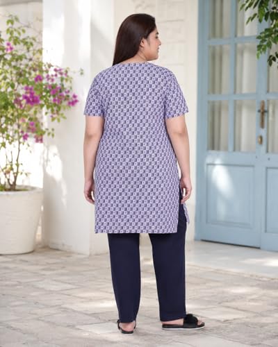 Image of In Love Women's All-Over Printed Cotton Plus Size Longline T-Shirt with Pockets
