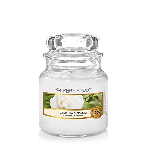 Yankee Candle Candela Profumata In Giara Piccola, Fiore Di Camelia, Durata Fino A 30 Ore, Collezione Garden Hideaway