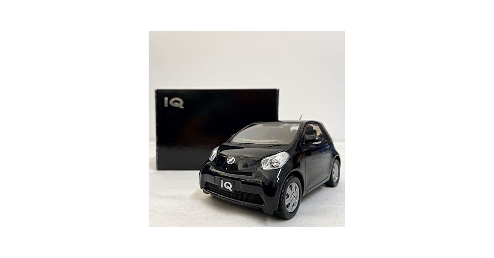トヨタ iQ アイキュー 非売品 カラーサンプル ミニカー Amazon.co.jp: 1/24 iQ アイキュー カラーサンプル ミニカー
