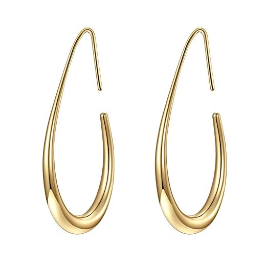 25 Chic Casual Outfits with Jeans and a Blazer - Your Ultimate Everyday Style Guide Hoop Earrings