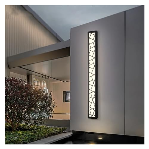 Applique murale extérieure LED pour éclairer une entrée de villa sombre et sécuriser le jardin