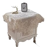 Protection Élégante: La nappe de chevet offre une protection tout en apportant une touche d'élégance à votre table de chevet