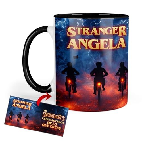 Kembilove® Taza Retro Personalizada con Nombre – Estilo Años 80 Tipo Stranger – Diseño Oscuro Aventura Inspirado en Series de Misterio – Regalos Frikis para Fans