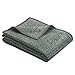 Produktbild BUGATTI 3238 Kuscheldecke 150x200 cm, Wolldecke dunkelgrün, Tagesdecke aus pflegeleichter Baumwollmischung, kuschelig weich