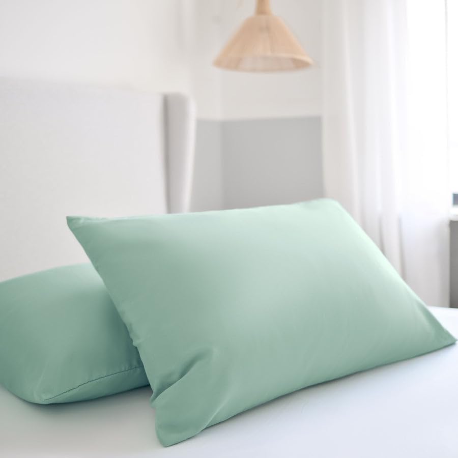 Night Lark - Pillowcase Pair - Plain Dye Collection - Super Soft Touch - Two Printed Microfibre Pillow Covers - Luxury Bedding - Meadow Green
