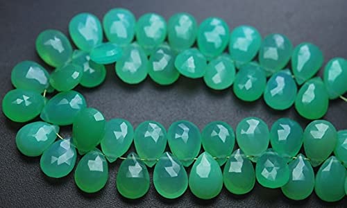 Calcédoine chrysoprase véritable en briolette facettée poire 7x10mm en fil