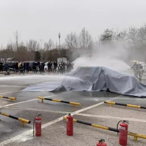 Couverture d'urgence pour véhicule électrique 3x4m avec sac - 3