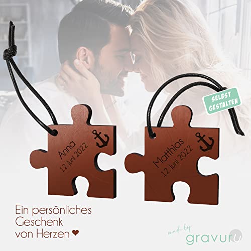 CHRISCK design 2 echte Leder Schlüsselanhänger mit Namen - Gravur Puzzle Anhänger - Paar Liebes Geschenk für Männer und Frauen - Partner Anhänger als Geschenkidee Hochzeitstag Jahrestag