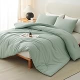 CozyLux Sage Green Queen Comforter Set, 3 Pieces Solid Breathable Quilted Bedding Sets, Luxury Fluffy Soft Bed Set with Down Alternative Comforter for All Season (1 Comforter & 2 Pillowcases)