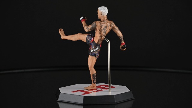 Amazon.com: McFarlane Toys-UFC Charles Oliveira 7in Posed Figure