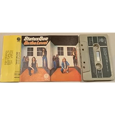 La Fabuleuse Histoire du Rock Vol.2. STATUS QUO ON THE LEVEL CASSETTE. PAPER LABELS.