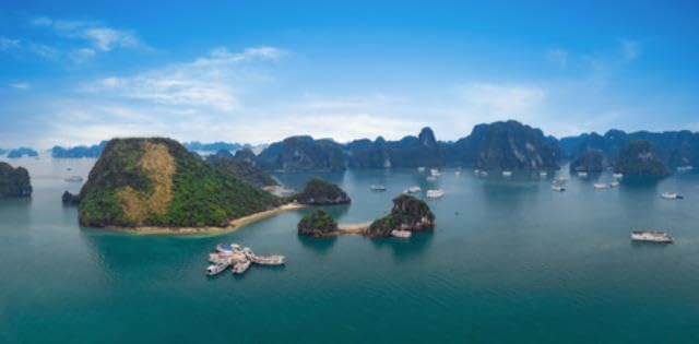 Tableau Baie d'Halong en acrylique pour s'évader depuis votre salon moderne