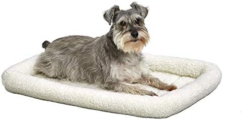 MidWest Homes for Pets 74.4cm x 56.5cm x 7.5cm White Fleece Dog Bed, Comfortable Bolster Dog Bed, Fits a 76.2cm Long Dog Crate, Easy Maintenance Machine Wash and Dry, White, Model 40230