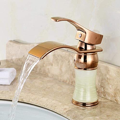 Robinet de lavabo à poignée unique en laiton vieilli pour des toilettes chic