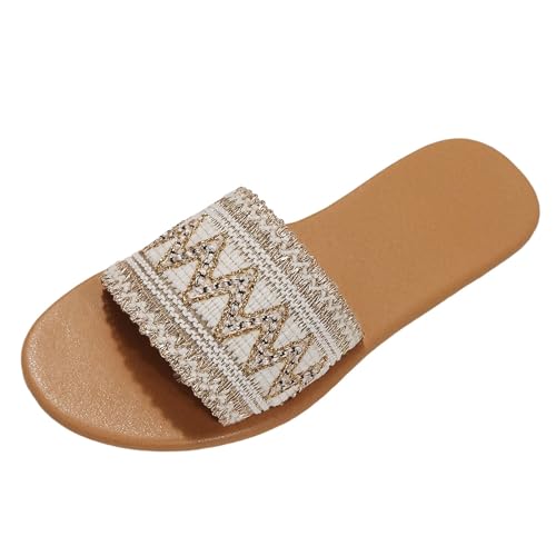 Chaussures de plage et tongs pour femmes élégantes lors de vos vacances