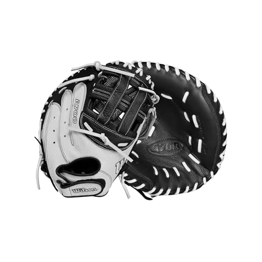 Wilson A700 FPCM 33" Fastpitch Catcher's Mitt - White/Black, Right Hand Throw