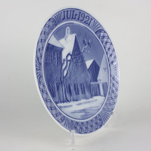 1921年 「街角の古い家々」 イヤープレート ロイヤルコペンハーゲン Amazon.co.jp: ロイヤルコペンハーゲン Royal Copenhagen イヤー