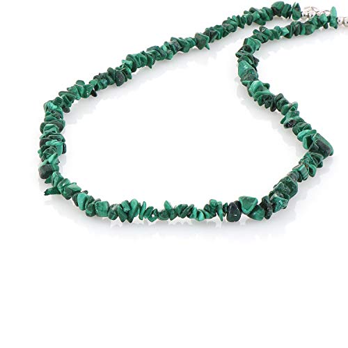 Collier en pierre précieuse malachite aux finitions artisanales haut de gamme
