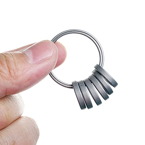 Porte-clés EDC en titane anti-perte : l'ouverture latérale qui protège vos ongles