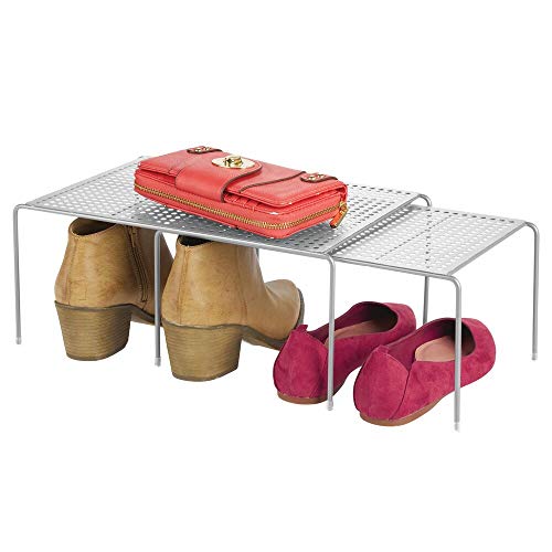 mDesign Estantería metálica para armarios – Organizador de armarios apilable de metal para camisetas, pantalones, jerséis y más – Balda extensible con 2 piezas – plateado