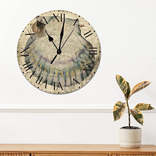 Grande horloge murale chiffres romains motif coquillages anciens