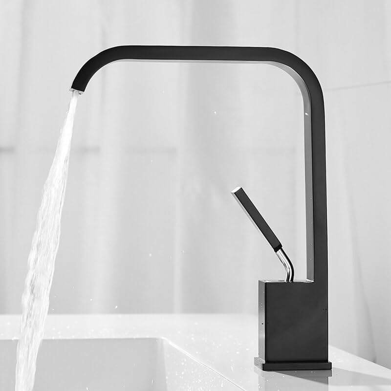 Mitigeur cascade de salle de bains blanc pour transformer votre évier en espace bien-être