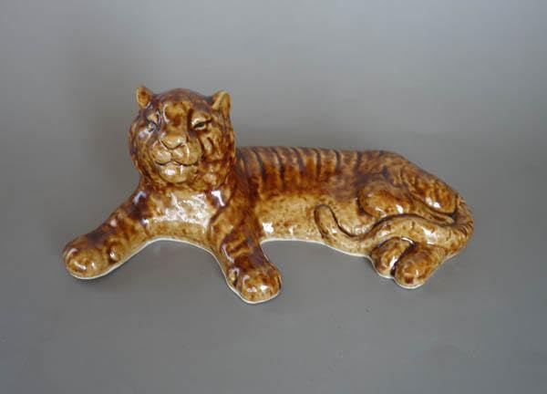 九谷焼　二代　徳田八十吉 虎　寅 フィギュリン　置物 共箱 文化勲章　2306 Amazon.co.jp: 二代 徳田八十吉 虎 寅 フィギュリン 置物 共箱