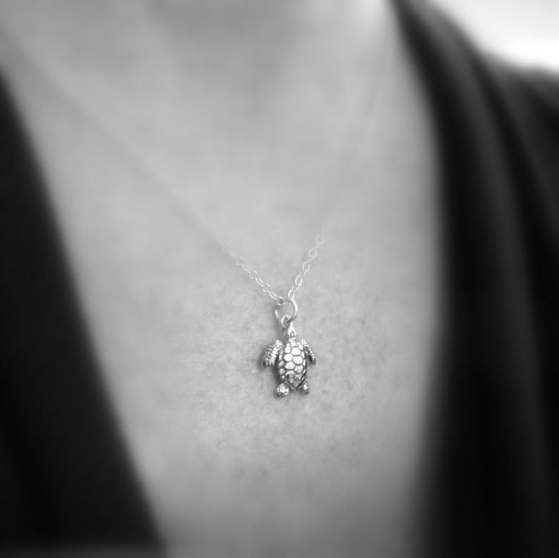 Collier tortue de mer en argent pour préserver l'animal marin