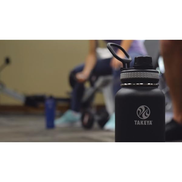 Takeya Originals Vacuum Insulated Stainless Steel Water Bottle, 32 oz, White