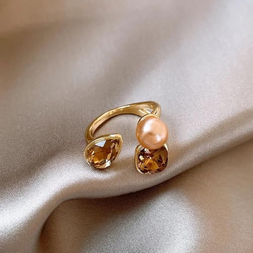 Bague ouverte géométrique : le bijou idéal du bureau aux soirées - 4