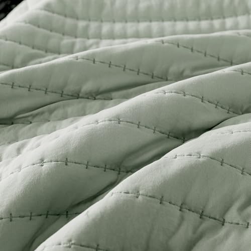 ROARINGWILD Sage Green King Size Quilt Bedding Sets with 2 Pillow Shams, Lightweight Soft Bedspread Coverlet, Quilted Blanket Thin Comforter Bed Cover for All Season, 3 Pieces, 104x90 inches