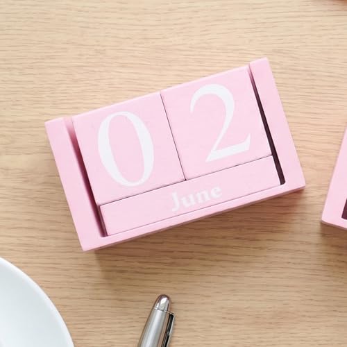 Calendario perpetuo rosa de madera con dos juegos de mesas giratorias estilo europeo minimalista 5