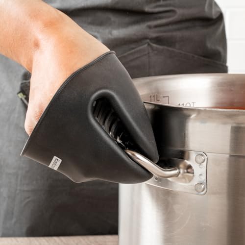 image for Restaurantware Comfy Grip 4.3 x 3.5 x 4.2 Inch Mini Oven Mitt Pot Hold
