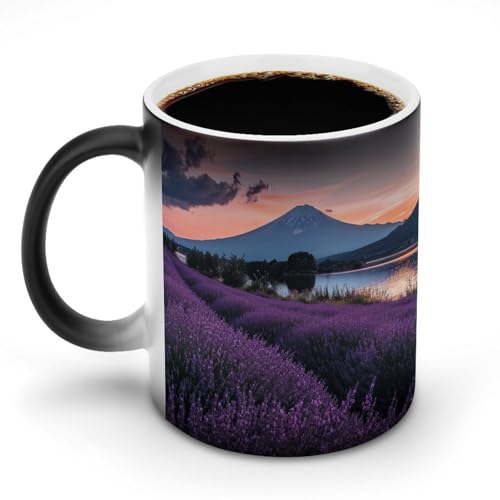 夕暮れ時の富士山の前のラベンダー畑マグカップ 変色カップ 美しい日本の風景写真 のどかな田園風景 コーヒーカップ 高級 おしゃれ 人気 誕生日プレゼント ギフト 贈り物 彼女 妻 友人 家族 愛する人への素敵なプレゼント バレンタインデー 結婚記念日 プレ