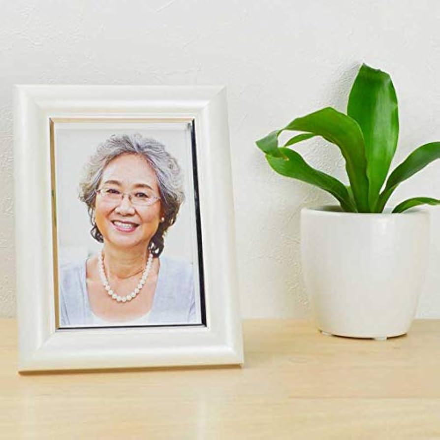 Amazon | 遺影 ホワイト 白色 額縁 肖像額 葬儀用S判写真 透明