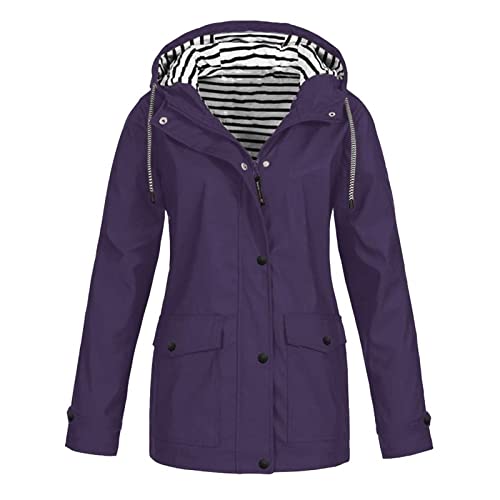 Veste de pluie femme imperméable pour rester au sec sous la tempête